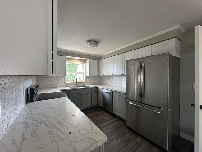 Foto del edificio - 389 NE Evergreen Ct