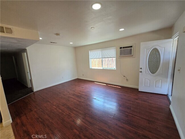 Building Photo - 10218 San Pedro St