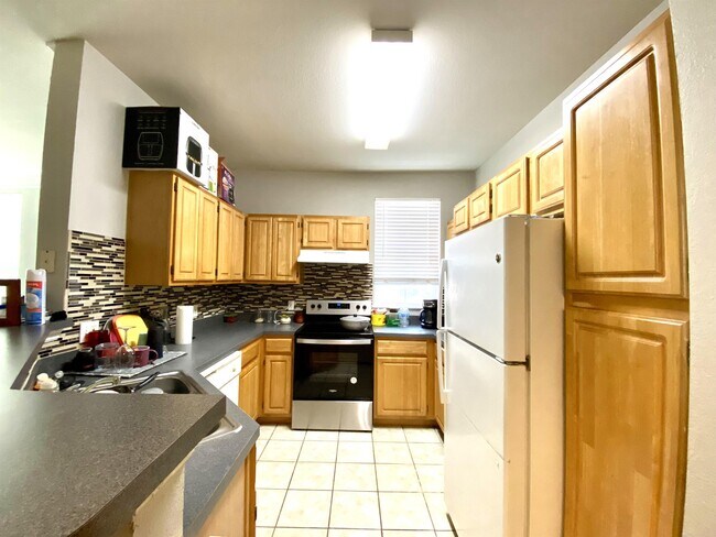 Foto del edificio - 3432 Westchester Square Blvd