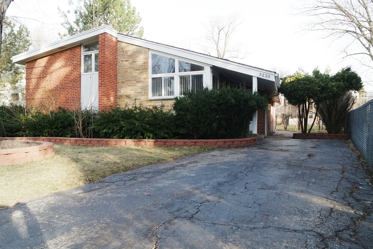 3220 Hill Ln, Wilmette, IL 60091 House Rental in Wilmette, IL