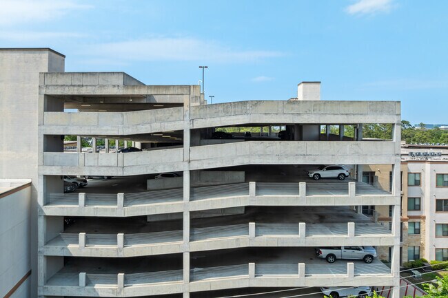 Building Photo - 7-Seventy