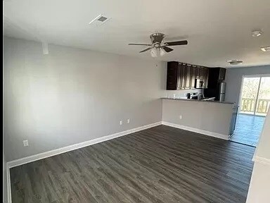 Foto del edificio - Franklin Avenue, Duplex