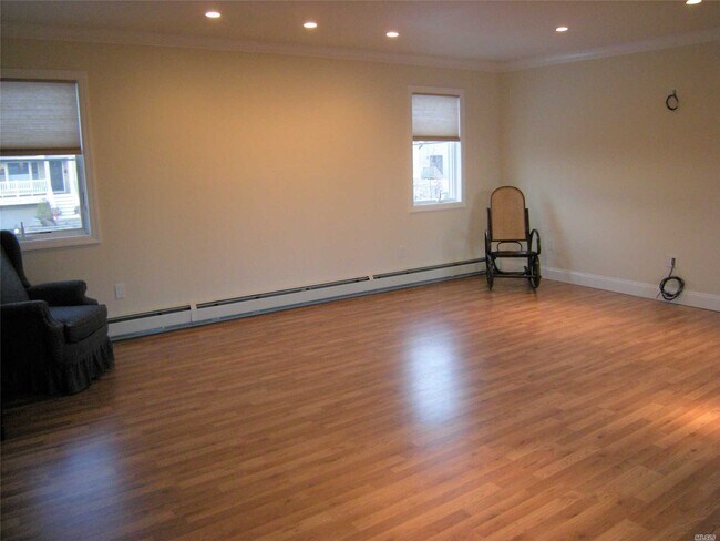 Foto del edificio - 232 Grand Central Ave