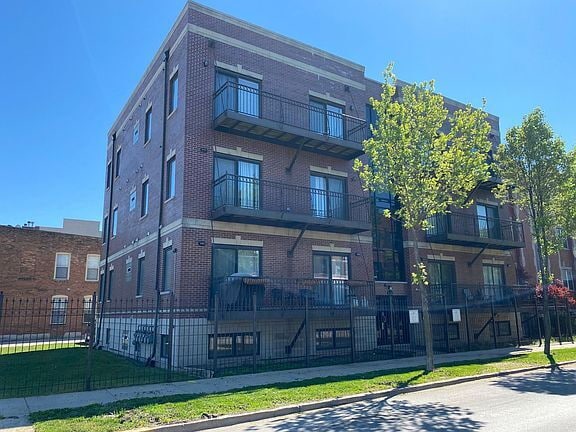Primary Photo - 2305 W Harrison St