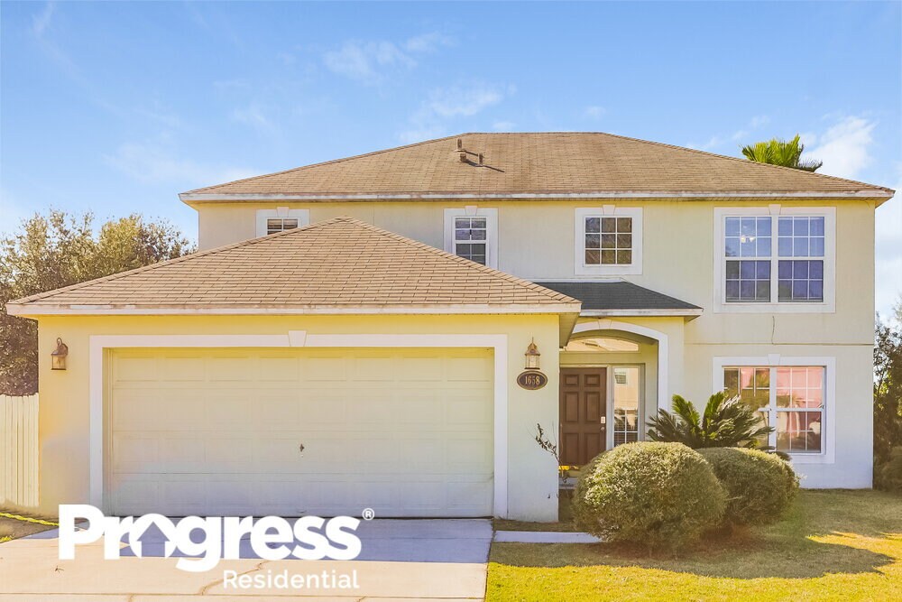 Foto principal - 1658 Jayhawk Ln E