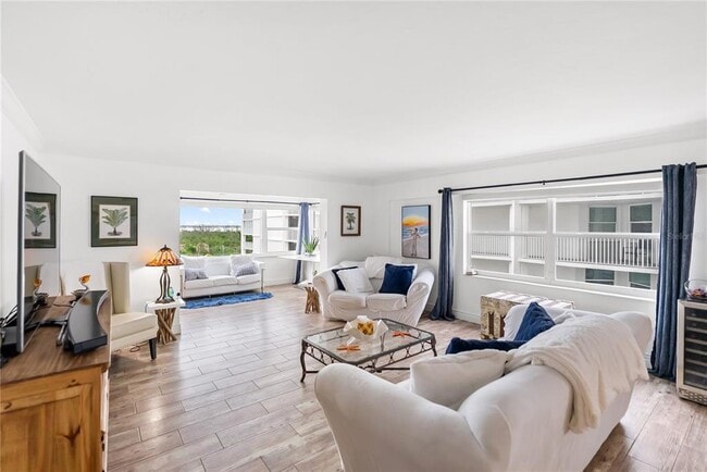 Building Photo - 1750 Benjamin Franklin Dr