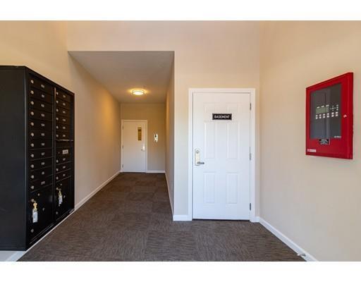 Building Photo - 241 Littleton Rd