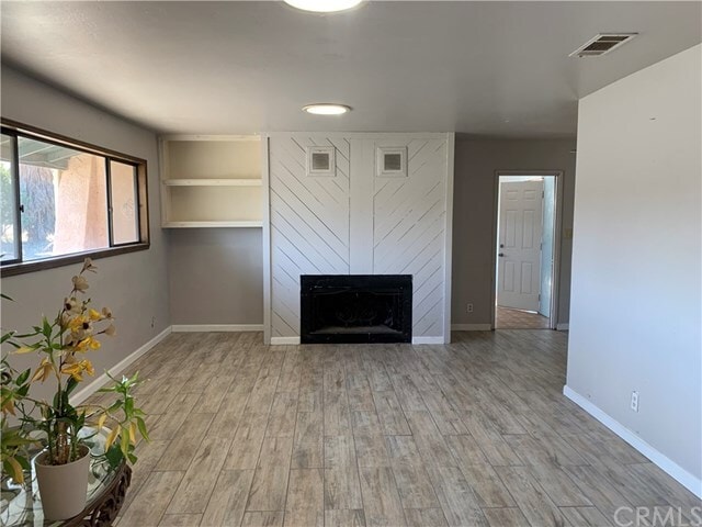 Building Photo - 1439 San Vicente Rd