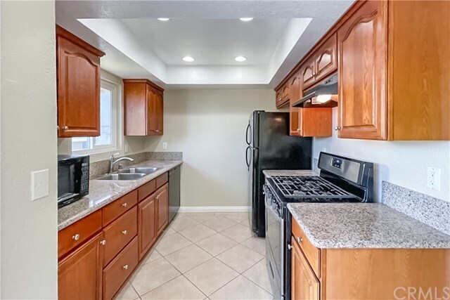 Primary Photo - 236 W Escalones
