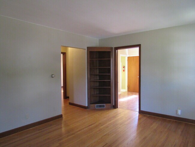 Foto del edificio - 1605 Broadlawn Ave