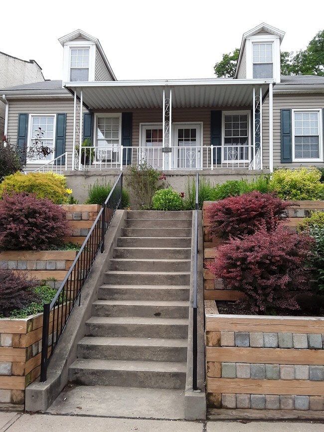 Vista frontal - 4154 Murray Ave