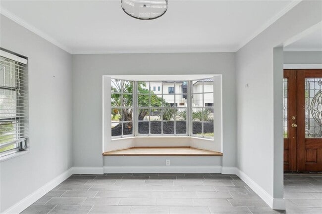 Foto del edificio - 8706 Elmwood Ln