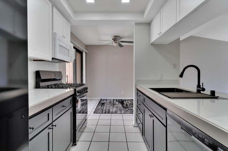 Primary Photo - 74 Lakeview Cir