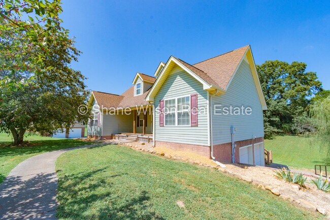 Building Photo - Check this out. A 4 BR / 2 BA up for rent ...