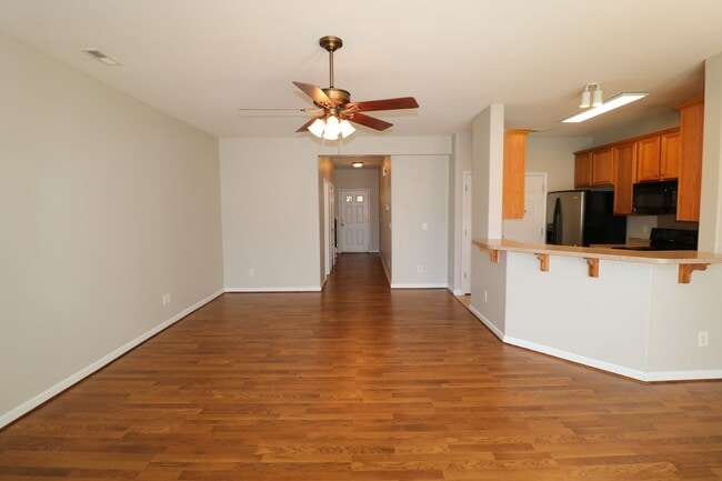 Building Photo - 5907 Hollow Wood Ct