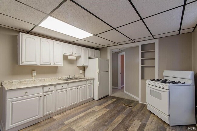Building Photo - 440 S Massey St