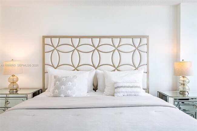 Foto del edificio - 6917 Collins Ave