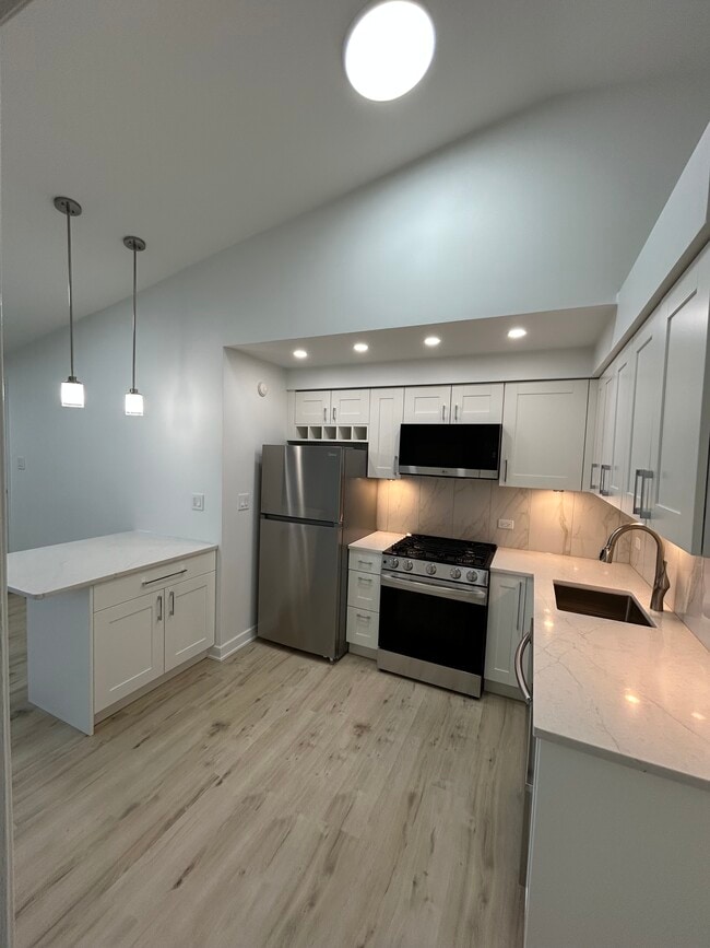 Building Photo - 18 Echo Ct