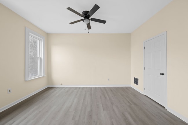 Building Photo - 4935 Hummelsheim Ave