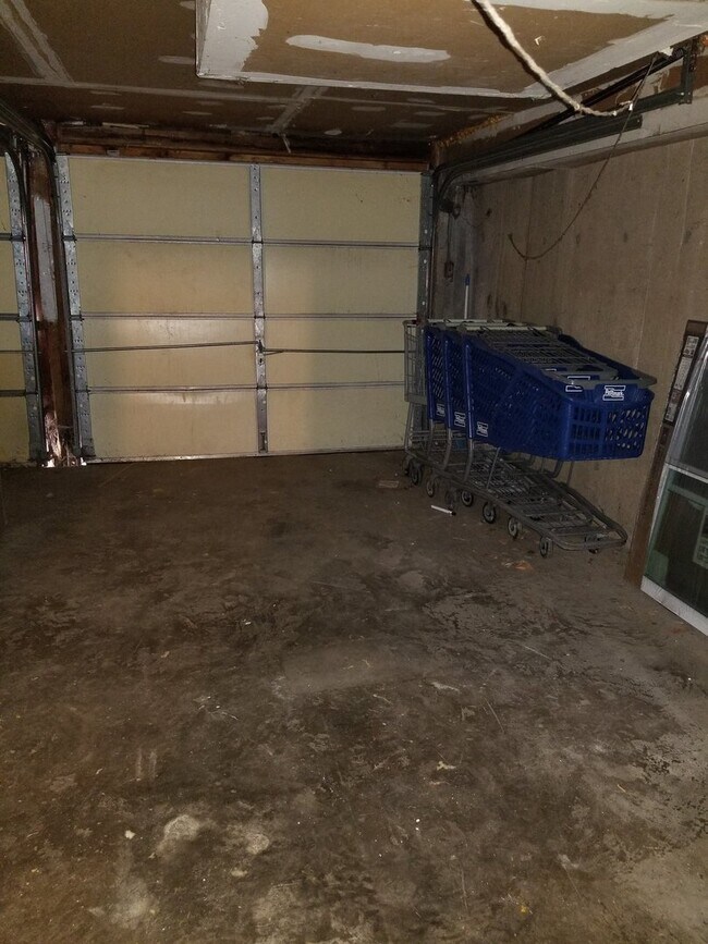 Foto del edificio - 8800 Cottage St