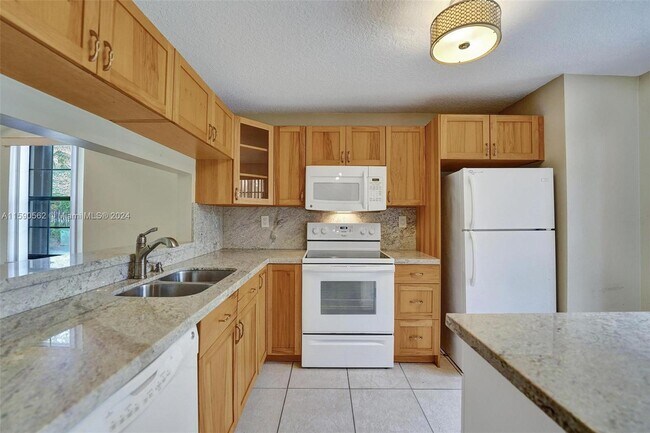 Building Photo - 254 City View Dr