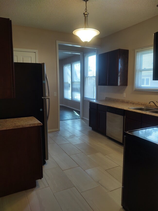 Building Photo - 2819 Tilles Ave