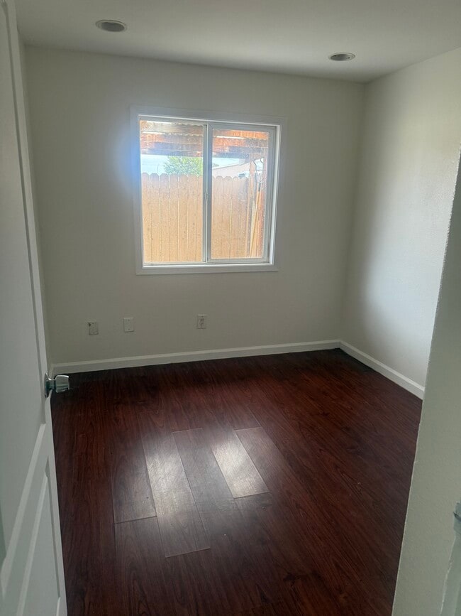 Foto del edificio - 37367 Elm St