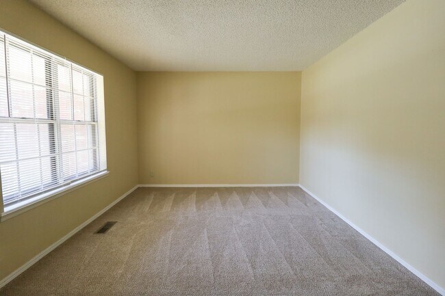 Foto del edificio - 3 Bed | 2 Bath in Central Tulsa!