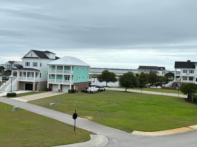 Foto del edificio - Must see home in Popular Cannonsgate Commu...