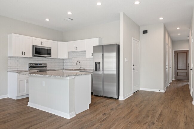 Foto del edificio - 14010 Longstreet Rd
