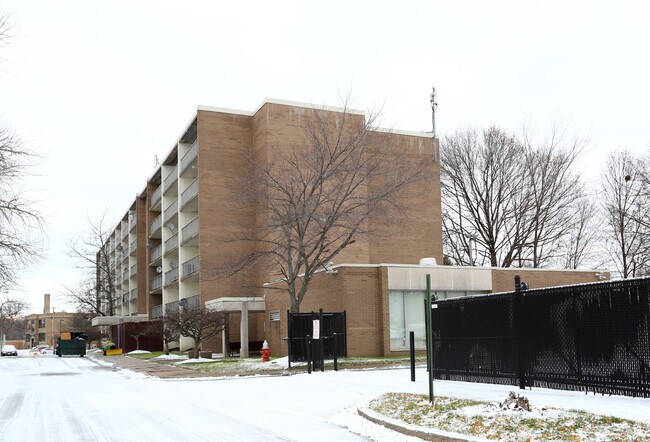 Foto del edificio - Lorain Square