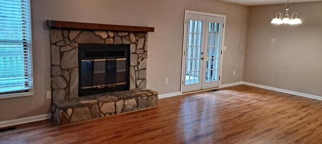 Foto del edificio - 102 Parkway Vista