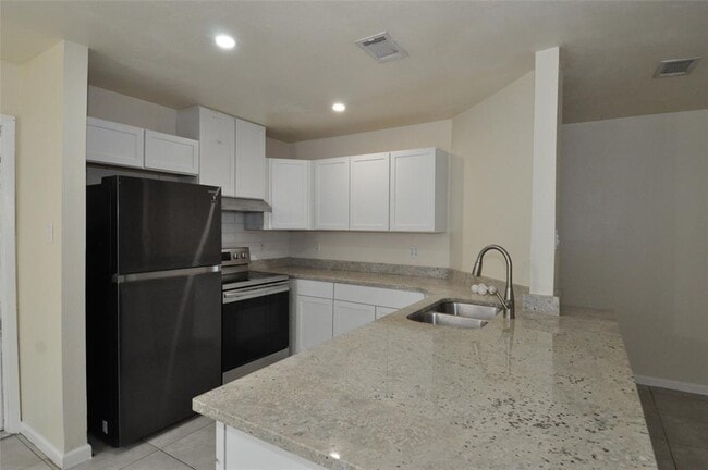 Building Photo - 9910 Brasher Dr