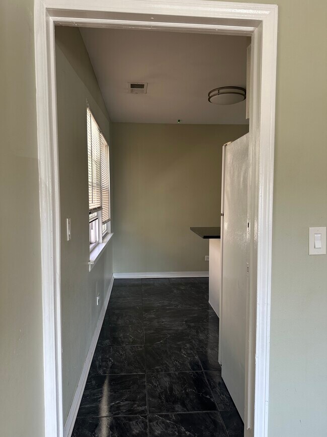 Foto del edificio - 2415 N Central Ave