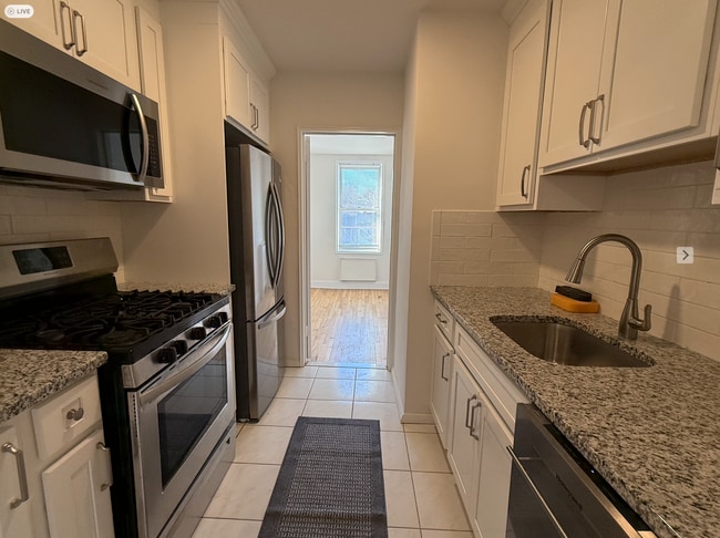 Building Photo - 55 Austin Pl