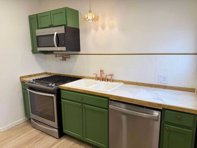 Foto del edificio - "Charming 1-Bedroom Retreat in Mountain Ho...