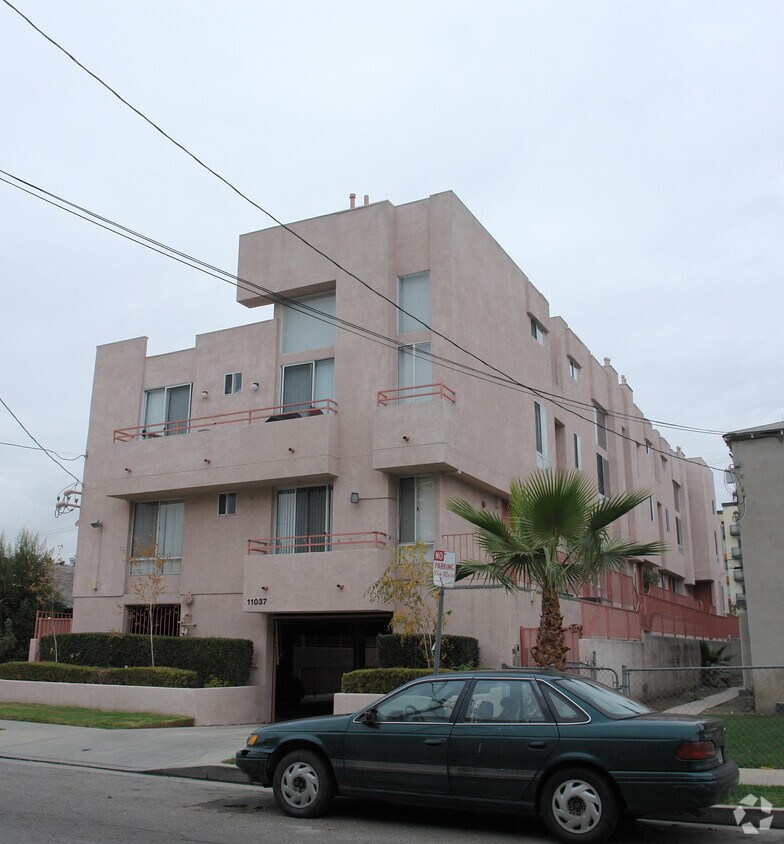 Foto del edificio - 11037 Hartsook St