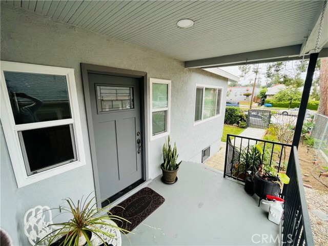 Building Photo - 1311 N Raymond Ave