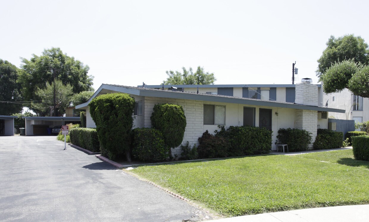 Foto principal - 1092-1098 Andrews St