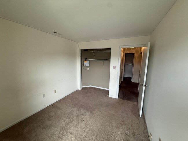 Building Photo - 339 Georgia Ct