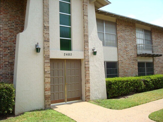 Foto del edificio - 2482 University Ave