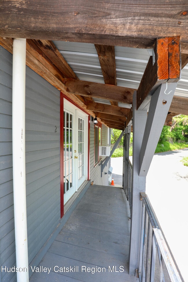 Building Photo - 340 Abeel St