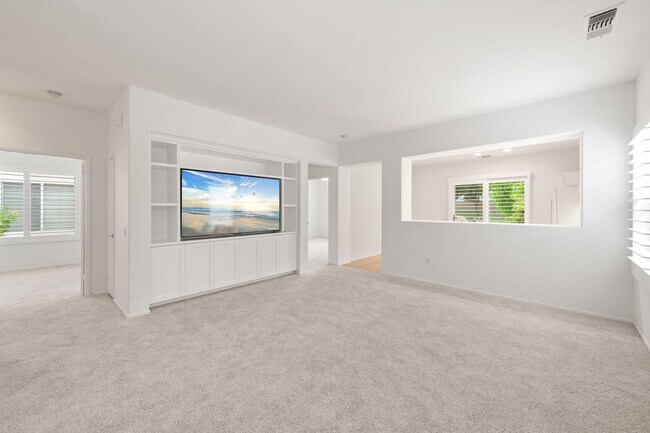 Building Photo - 78685 Rockwell Cir