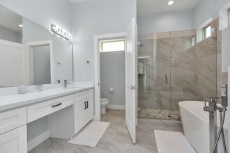 Building Photo - 3310 Pease St