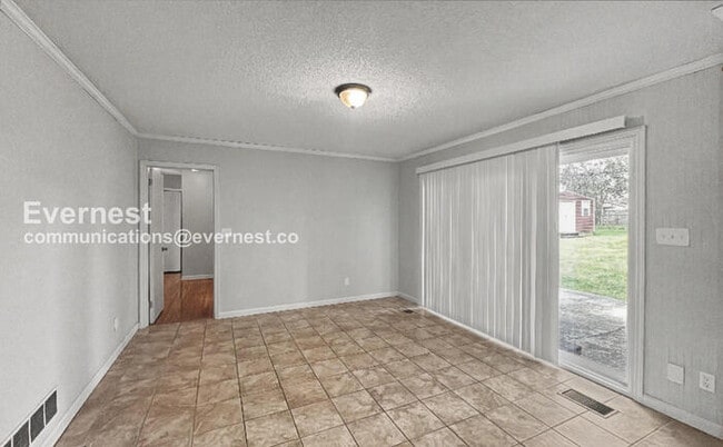 Building Photo - 2 Bed, 2 Bath Home with Garage / Pet-Friendly / Vouchers Accepted / Available Now!