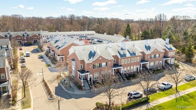 Building Photo - 16822 Farmington Rd