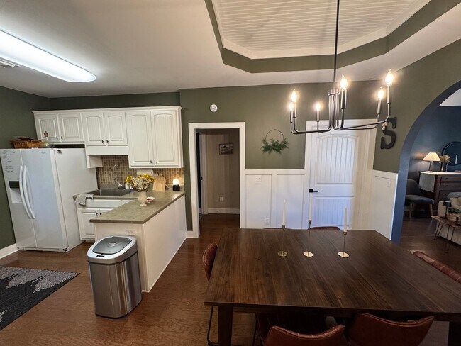 Building Photo - 2916 Cameo Way