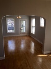Building Photo - 880 E 100 S
