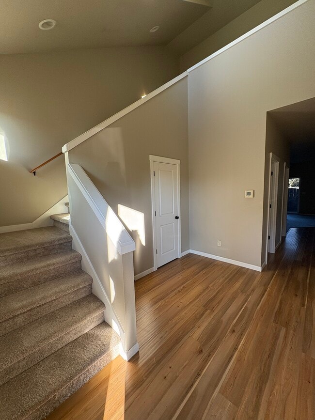 Entrada - 1926 NW Kale Way