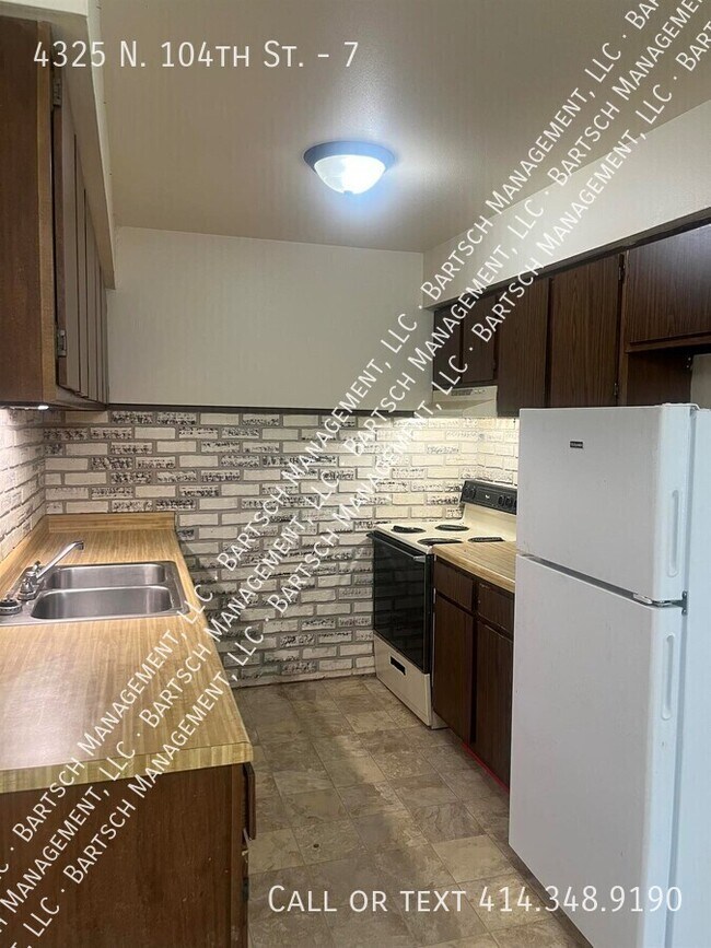Foto del edificio - 4325 N 104th St